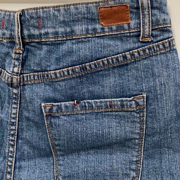 BDG High Rise Distressed Jean Shorts size 32 - Picture 5 of 7